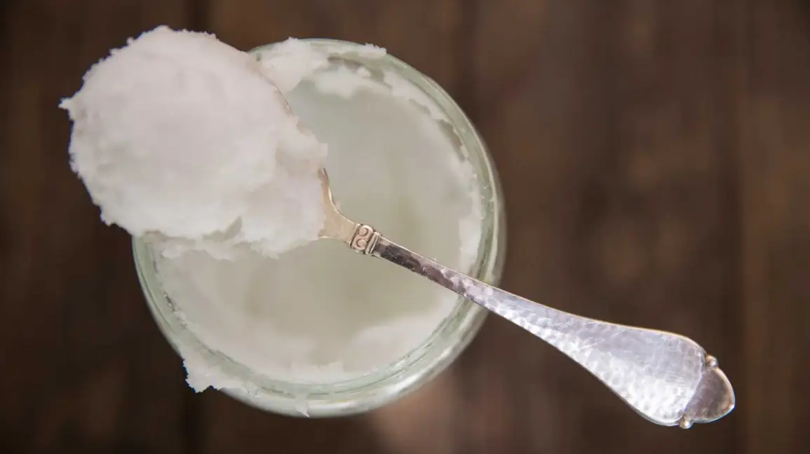 why-is-coconut-oil-good-for-you-1296×728-feature